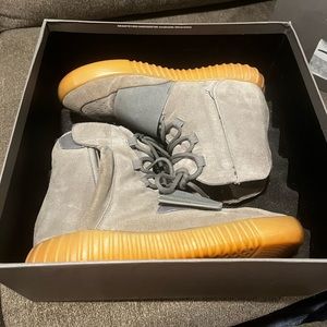 Yeezy 750 size 9